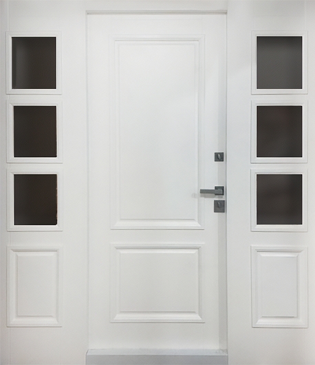 Входная группа с остеклением, терморазрывом, карнизом и панелями МДФ RAL